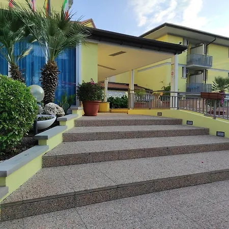 Hotel Ai Pini 3*