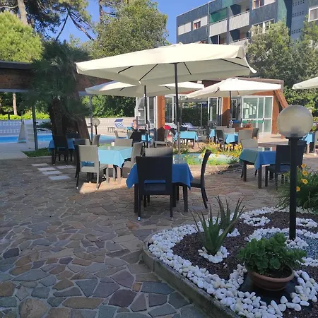 Ai Pini Hotel 3*